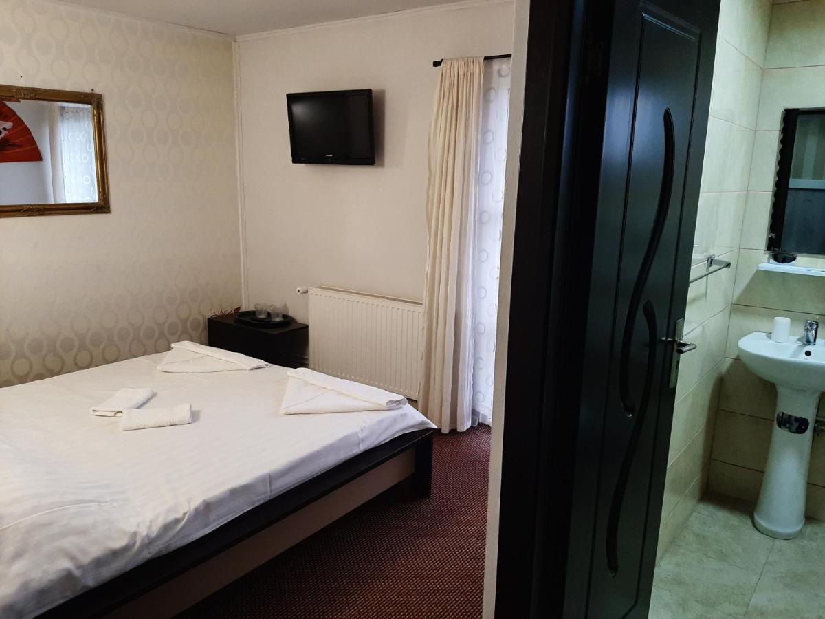 Hotel Casa Anemyra à Săcele Extérieur photo