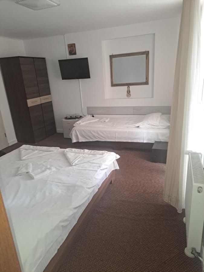 Hotel Casa Anemyra à Săcele Extérieur photo