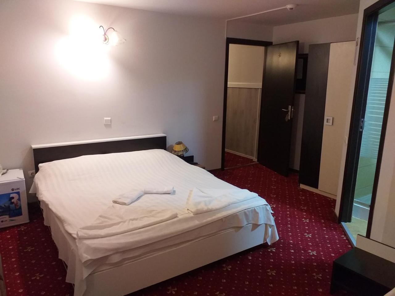 Hotel Casa Anemyra à Săcele Extérieur photo