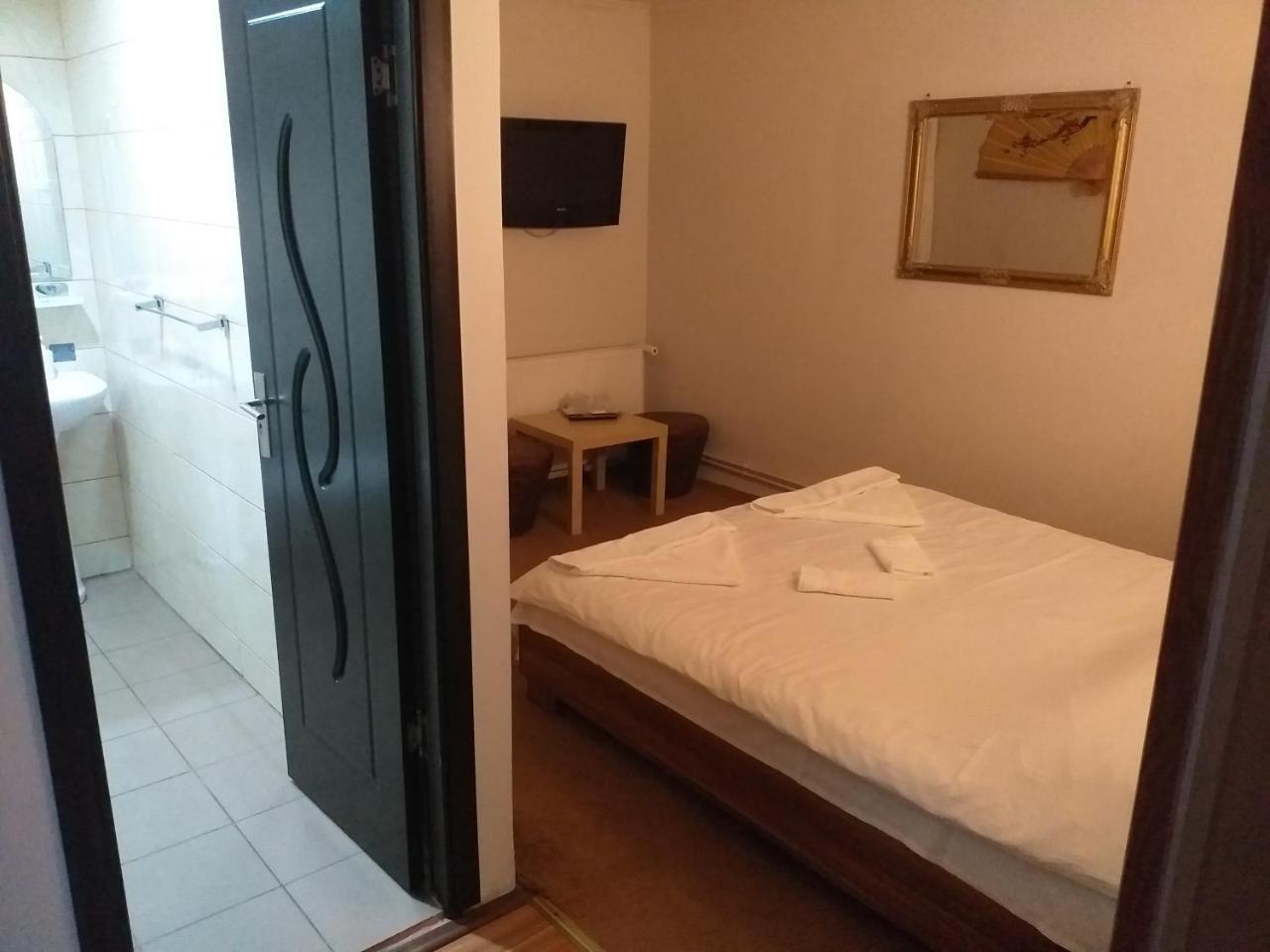 Hotel Casa Anemyra à Săcele Extérieur photo